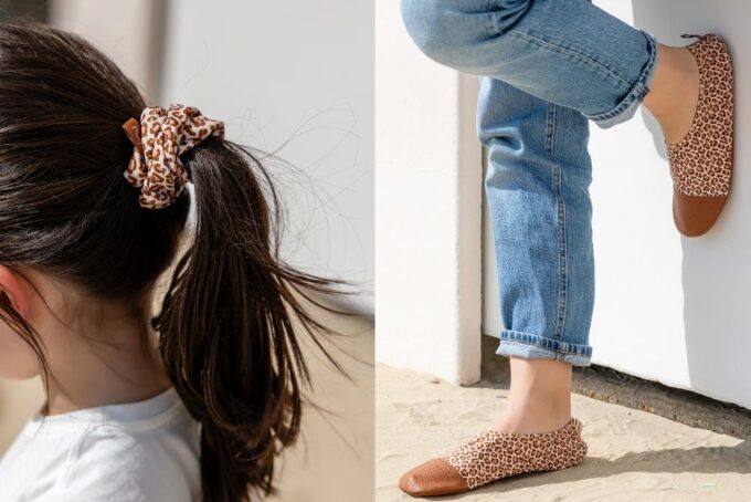 achat en duo d'un chouchou léopard avec sa paire de chausson