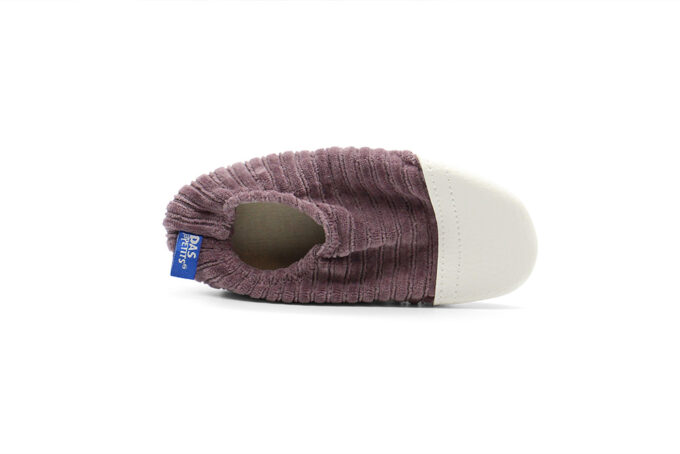 Chaussons velours premier pas pour l'intérieur, collection "les petits velours figue bout blanc"