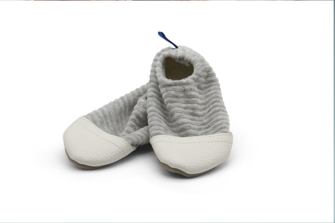 chaussons enfants premiers pas, collection "les petits velours gris chiné"