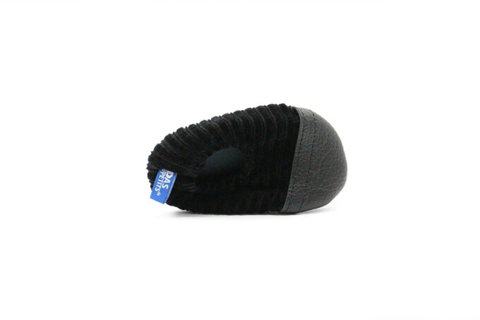 chaussons d'intérieur velours noir, antidérapants pour la motricité libre, collection "les petits réglisses"