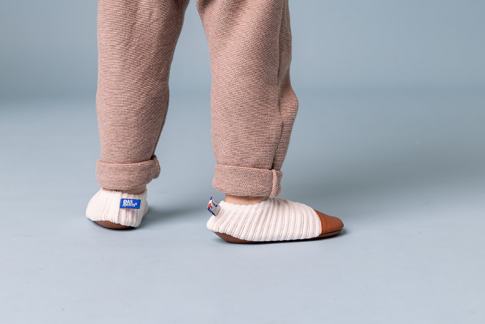 Les Petits Velours Ivoire, une jolie paire d'hiver blanche et camel