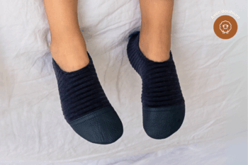 Chaussons souples collection Petits Velours couleur bleu profond