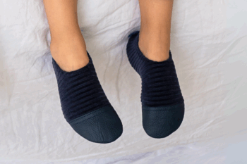 Chaussons souples collection Petits Velours couleur bleu profond