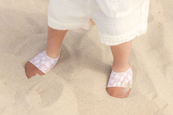 Chaussons nautiques souples motif fleurs