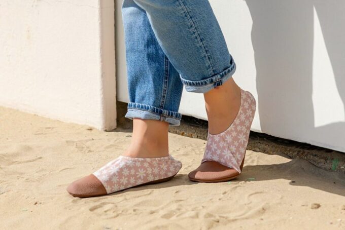 Chaussons souples adultes petites fleurs