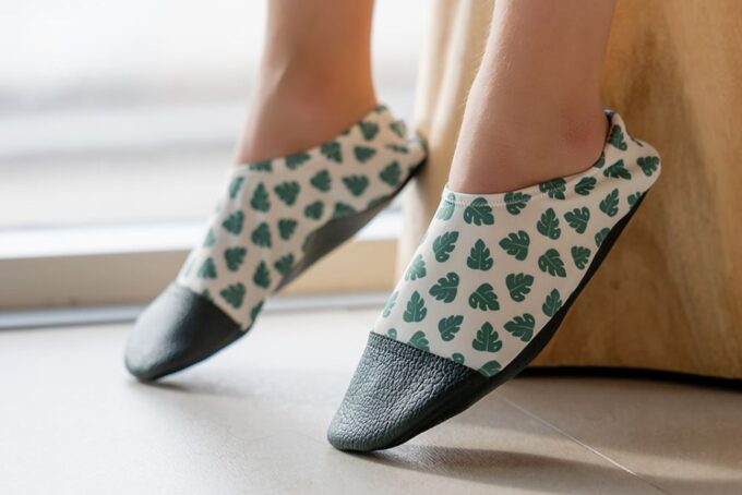 Gros plan sur les chaussons Palmes pour l'intérieur et l'extérieur