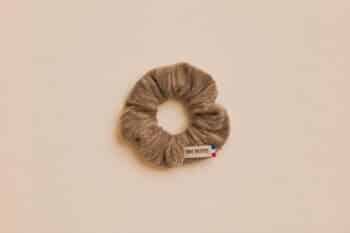 Les Petits Chouchous Velours Noisettes sur fond blanc