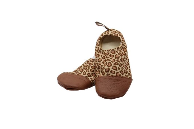 Chaussons Les Petits Léon fond blanc