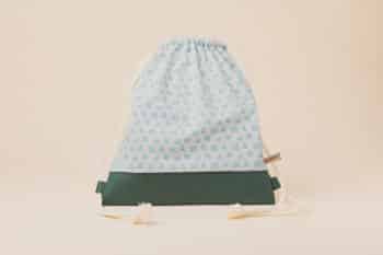 Les Petits Sacs Trèfles de face sur fond blanc