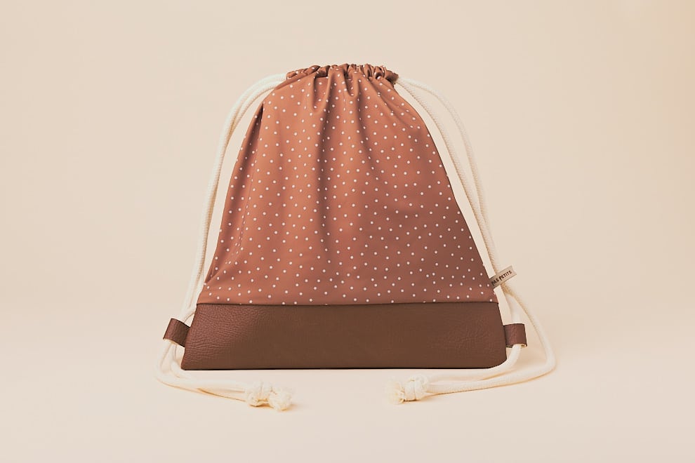 Les Petits Sacs Pois de face sur fond blanc