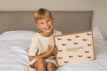 Affiche prénom personnalisée beige avec motif petits teckels