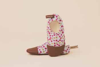 Les Petites Cerises de face sur fond blanc