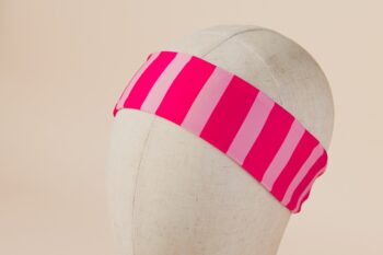 Les Petits Bandeaux Marins Grenadine sur fond blanc