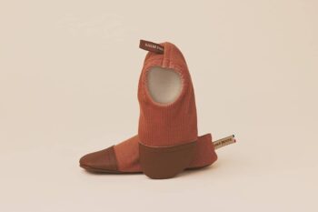Les Petits Jerseys Camel sur fond blanc