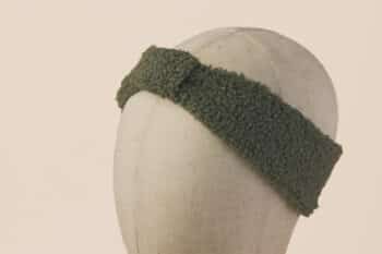 Les Petits Bandeaux Bouclettes Gris vert sur fond blanc